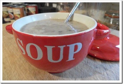 amys-kitchen-mushroom-soup-bowl amys-kitchen-mushroom-soup-bowl