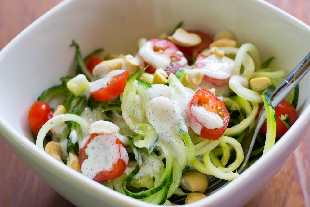 Spiralized courgette salad with vegan ranch dressing